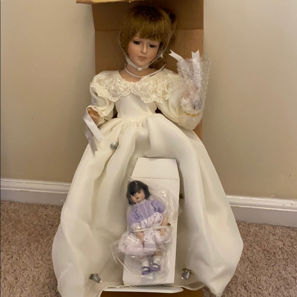 Avon Mother & Child porcelain doll - Margaret